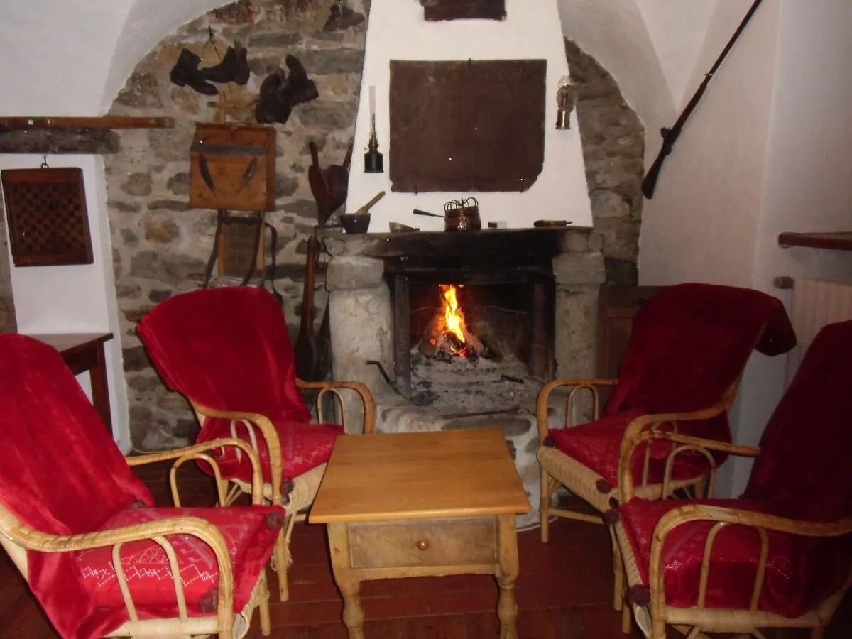 Auberge Aux 3 Frenes Villar-dʼArène 2*,